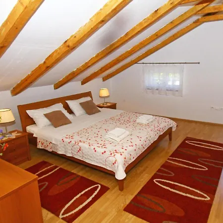 Semesterbostad Mihovilka By Interhome